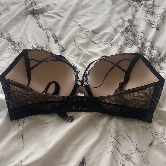 Victoria’s Secret Very Sexy Strappy Laced Bra (34DD) - Picture 4 of 5